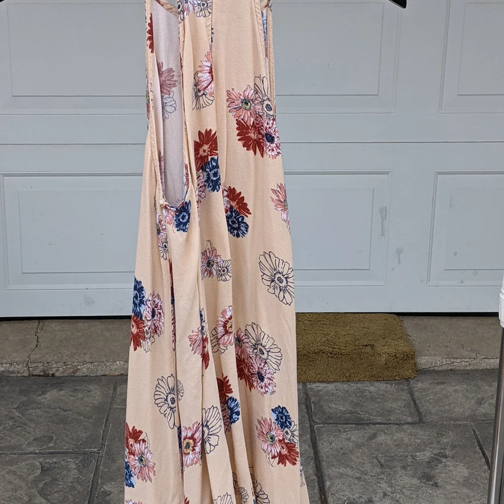 Peach Base Floral Tank with Red & Navy Blooms - Picture 2 of 2
